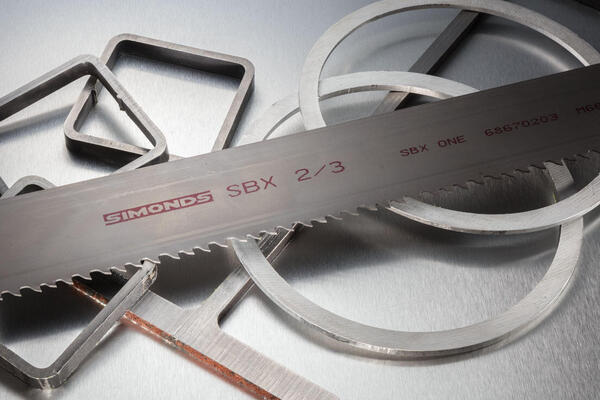 Bandsägeblatt für Metall SBX mit aufgedrucktem Seriennamen und Zahnteilung
